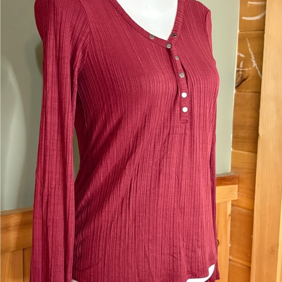Women's Ribbed Henley Top - color “Autumn Ruby” size Small. NWT - Picture 2 of 12